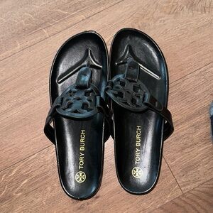 Tory Burch sandals. Black. Size:8.5. Great condition